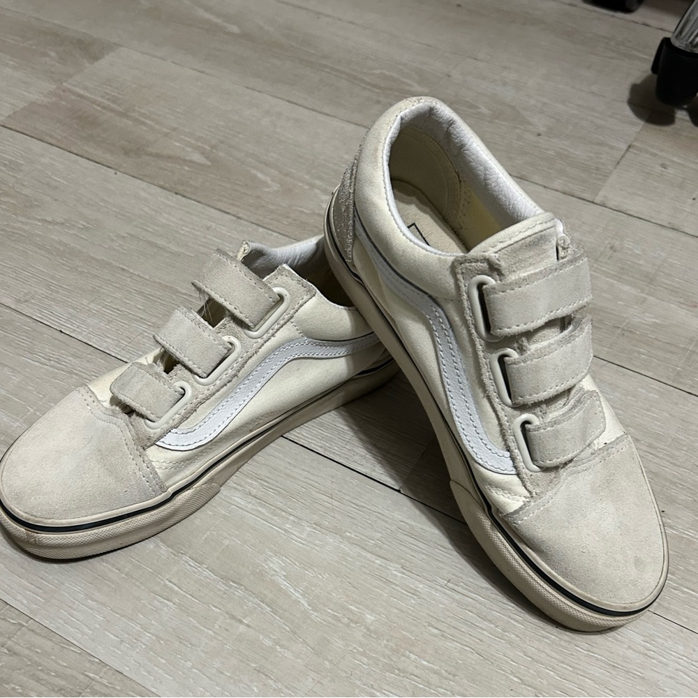 Old Skool V Suede Canvas Shoe